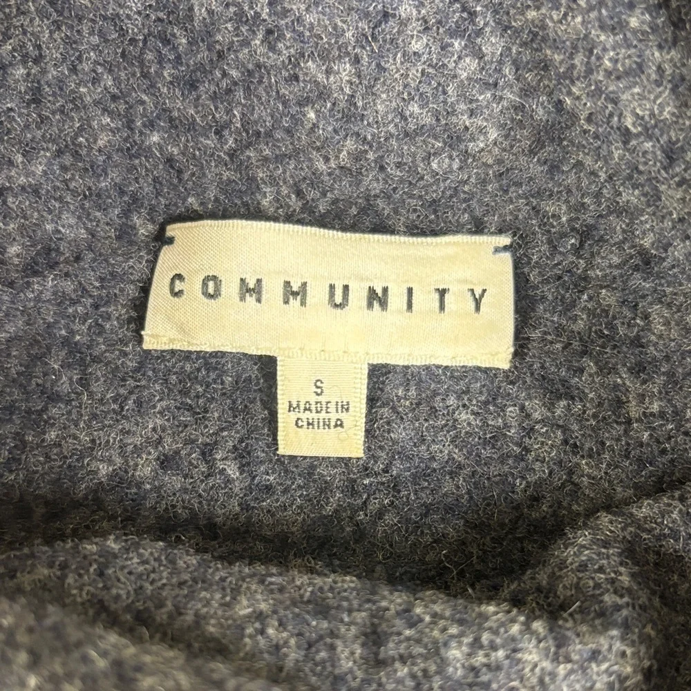 Aritizia Community Navy Sleeveless Turtleneck Sweater - Picture 5 of 10